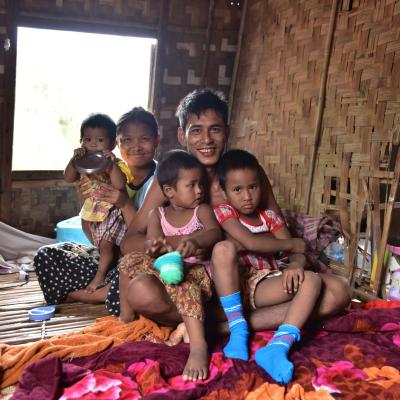 Mianmar - Soy Lay e sua família