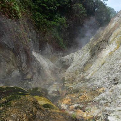 Ilhas Salomão - Na cratera do vulcão Voha em Savo