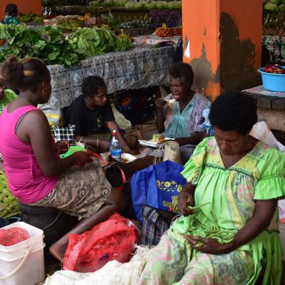 Vanuatu - Mulheres no mercado em Port Vila